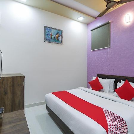 Naroda Oyo 47110 Hotel Royal Palace المظهر الخارجي الصورة