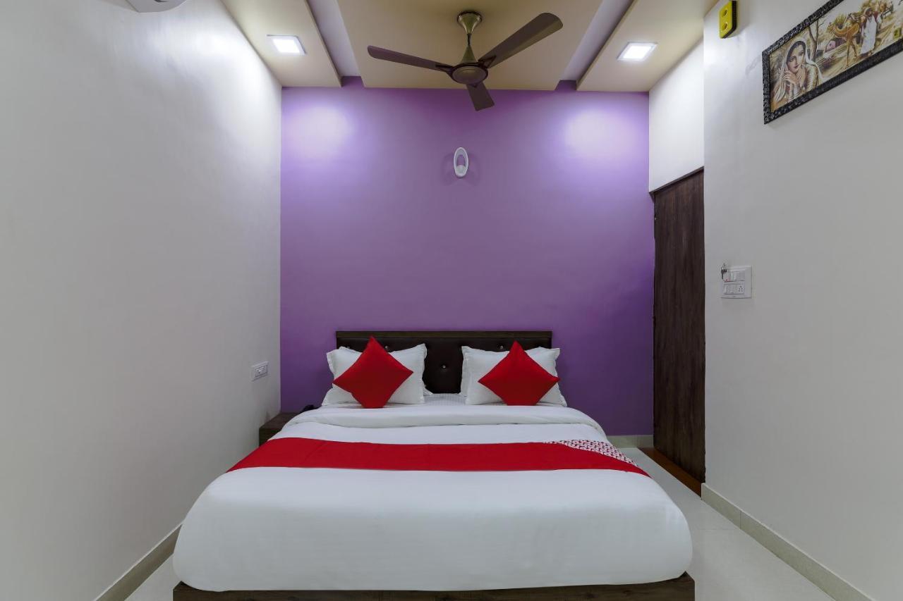 Naroda Oyo 47110 Hotel Royal Palace المظهر الخارجي الصورة