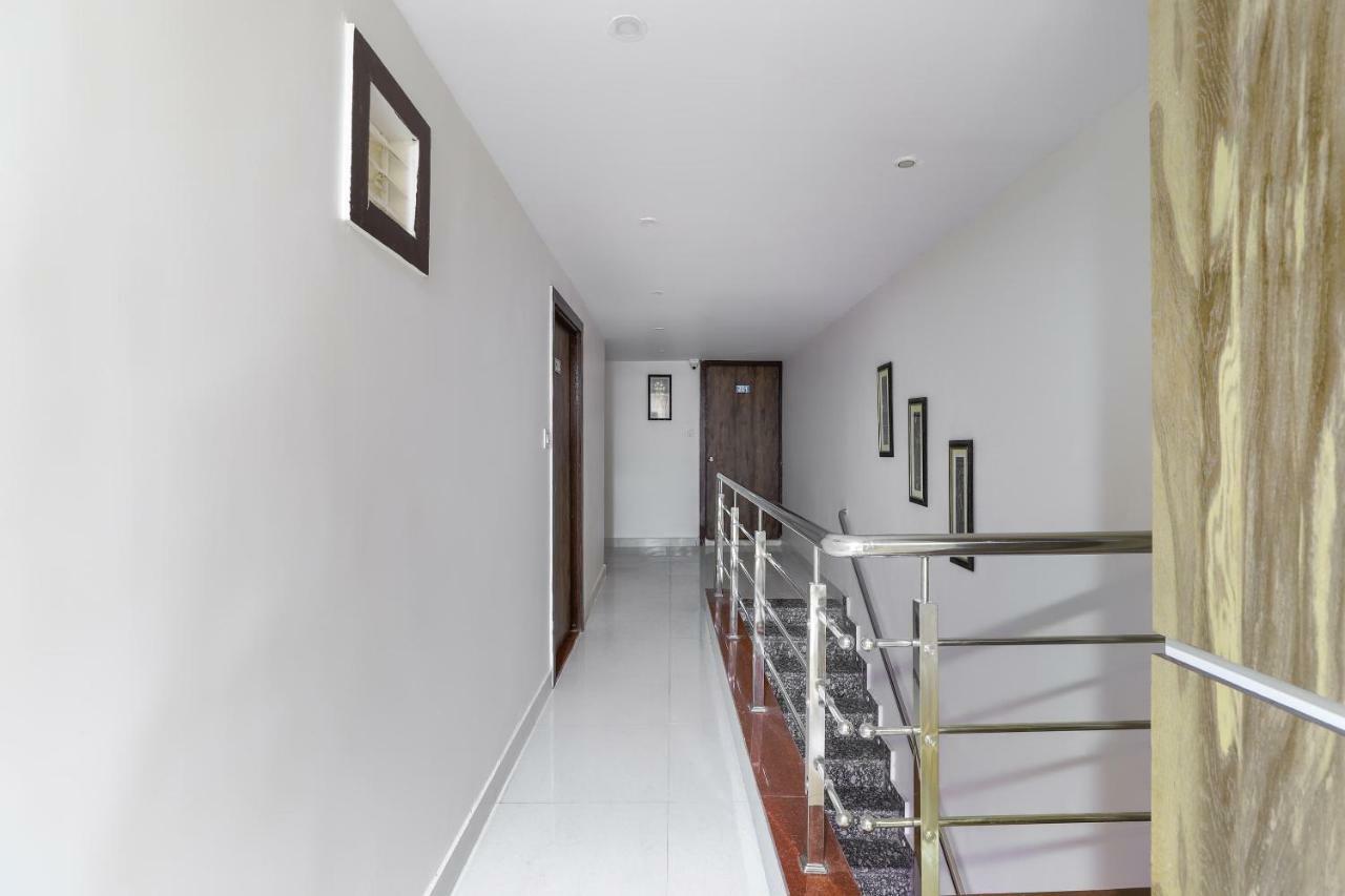 Naroda Oyo 47110 Hotel Royal Palace المظهر الخارجي الصورة