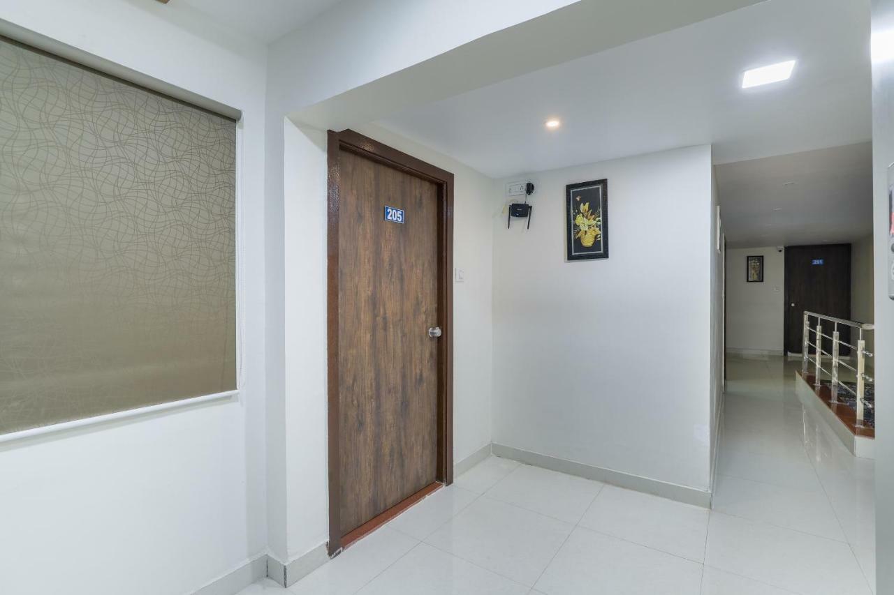 Naroda Oyo 47110 Hotel Royal Palace المظهر الخارجي الصورة