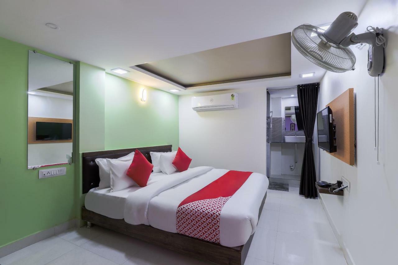 Naroda Oyo 47110 Hotel Royal Palace المظهر الخارجي الصورة
