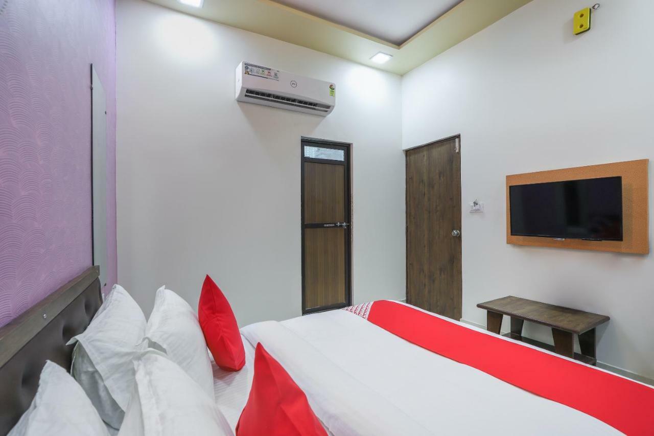 Naroda Oyo 47110 Hotel Royal Palace المظهر الخارجي الصورة