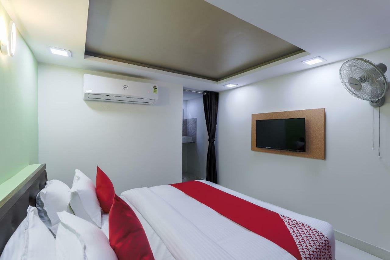 Naroda Oyo 47110 Hotel Royal Palace المظهر الخارجي الصورة