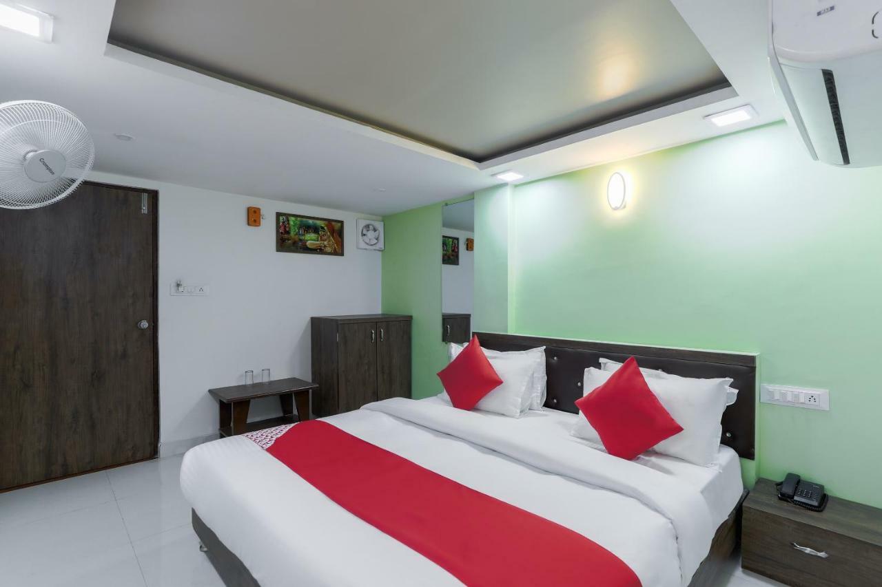 Naroda Oyo 47110 Hotel Royal Palace المظهر الخارجي الصورة